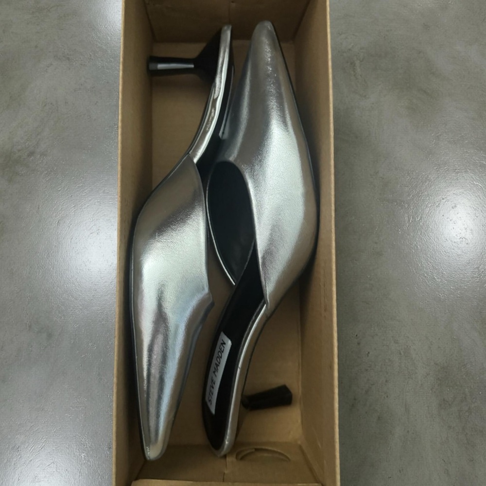 STEVE MADDEN • Silver Mules Pumps Heels - Picture 9 of 11